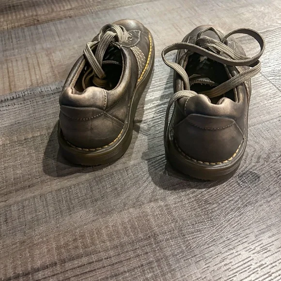 Doc Martens olive green Big Kid Size 5 VGUC - Picture 2 of 5